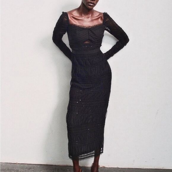 NWT Self Portrait BLACK DOT MESH SHIRRED
MIDI DRESS BLACK US Size 6 - Picture 16 of 16